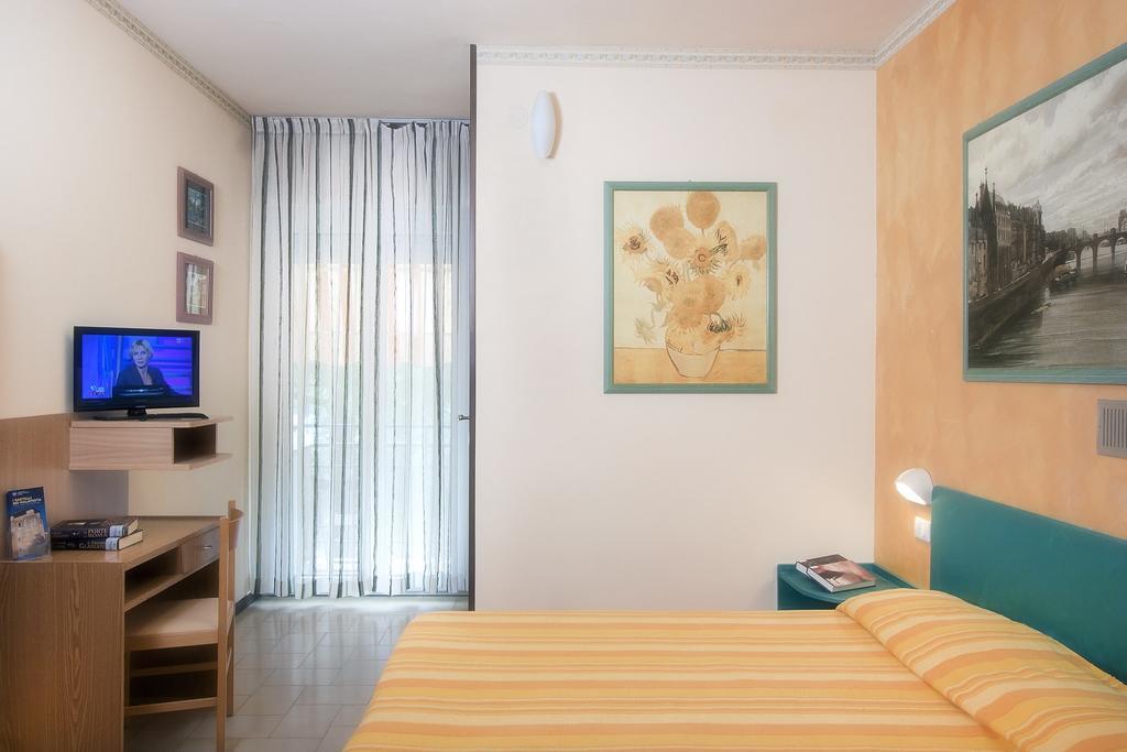 Hotel Marselli Ρίμινι Εξωτερικό φωτογραφία